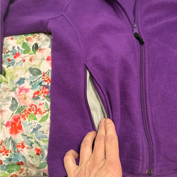 Girls size 10/12
Columbia fleece jacket - Picture 3 of 5